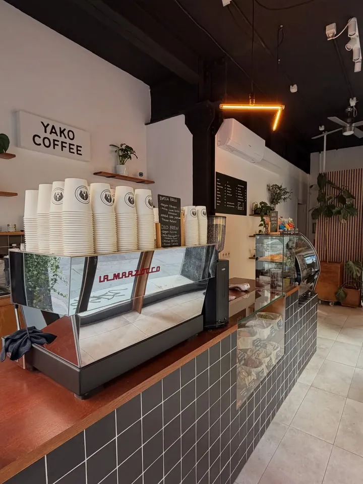 La barra de Yako Coffee en Torrijos 22
